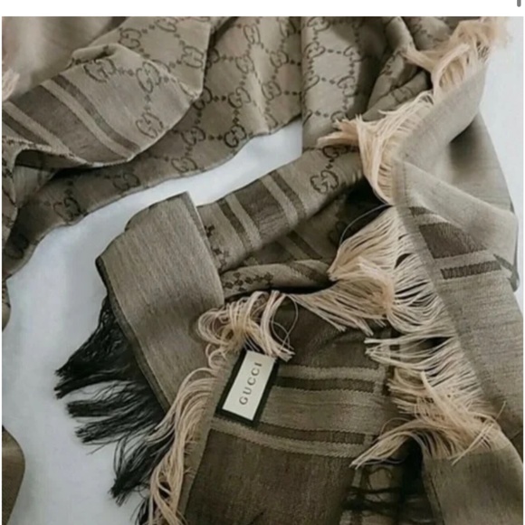 Gucci Wool/Silk Scarf/Pashmina - Picture 4 of 5